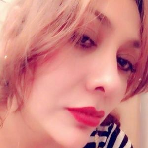 Meet your Posher, Roxana